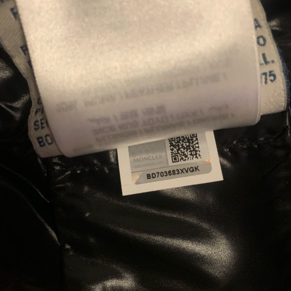 Moncler Black Quilted Jacket - Picture 8 of 8